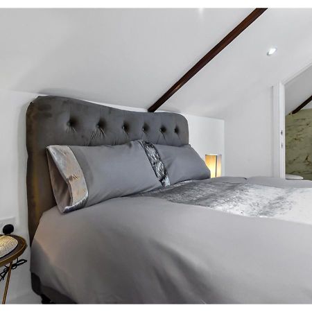 Ferienwohnung Sleek And Modern Studio With Minimalist Vibe Chelmsford Exterior foto