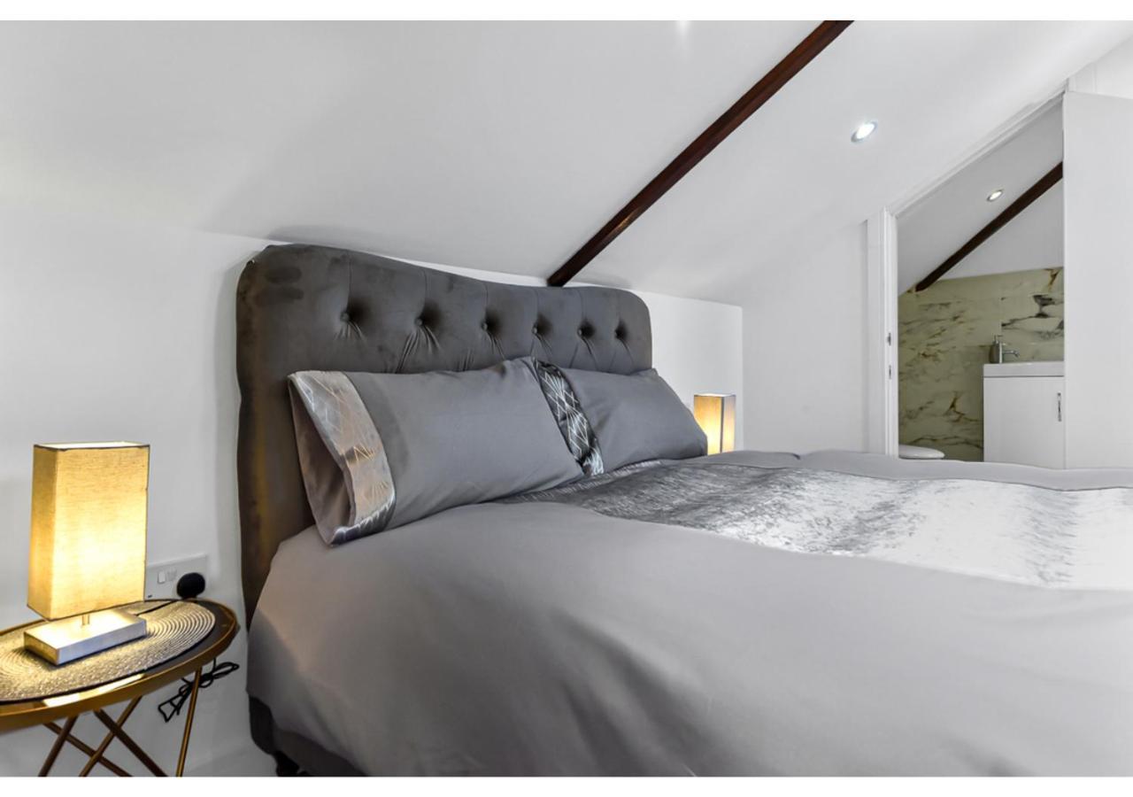 Ferienwohnung Sleek And Modern Studio With Minimalist Vibe Chelmsford Exterior foto