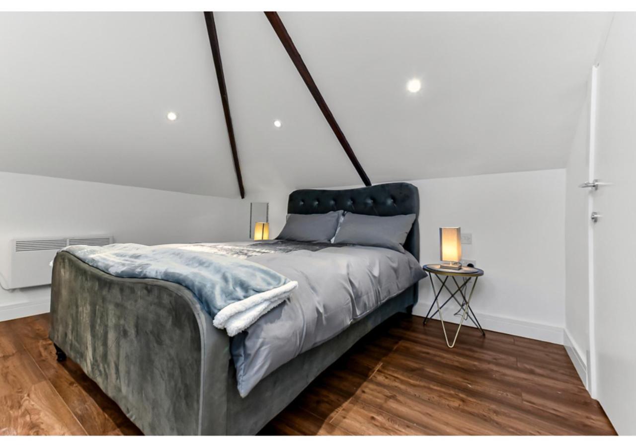 Ferienwohnung Sleek And Modern Studio With Minimalist Vibe Chelmsford Exterior foto