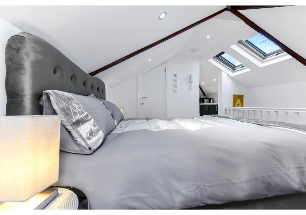 Ferienwohnung Sleek And Modern Studio With Minimalist Vibe Chelmsford Exterior foto