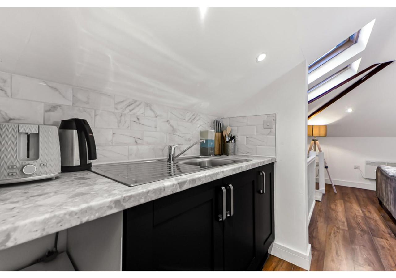 Ferienwohnung Sleek And Modern Studio With Minimalist Vibe Chelmsford Exterior foto